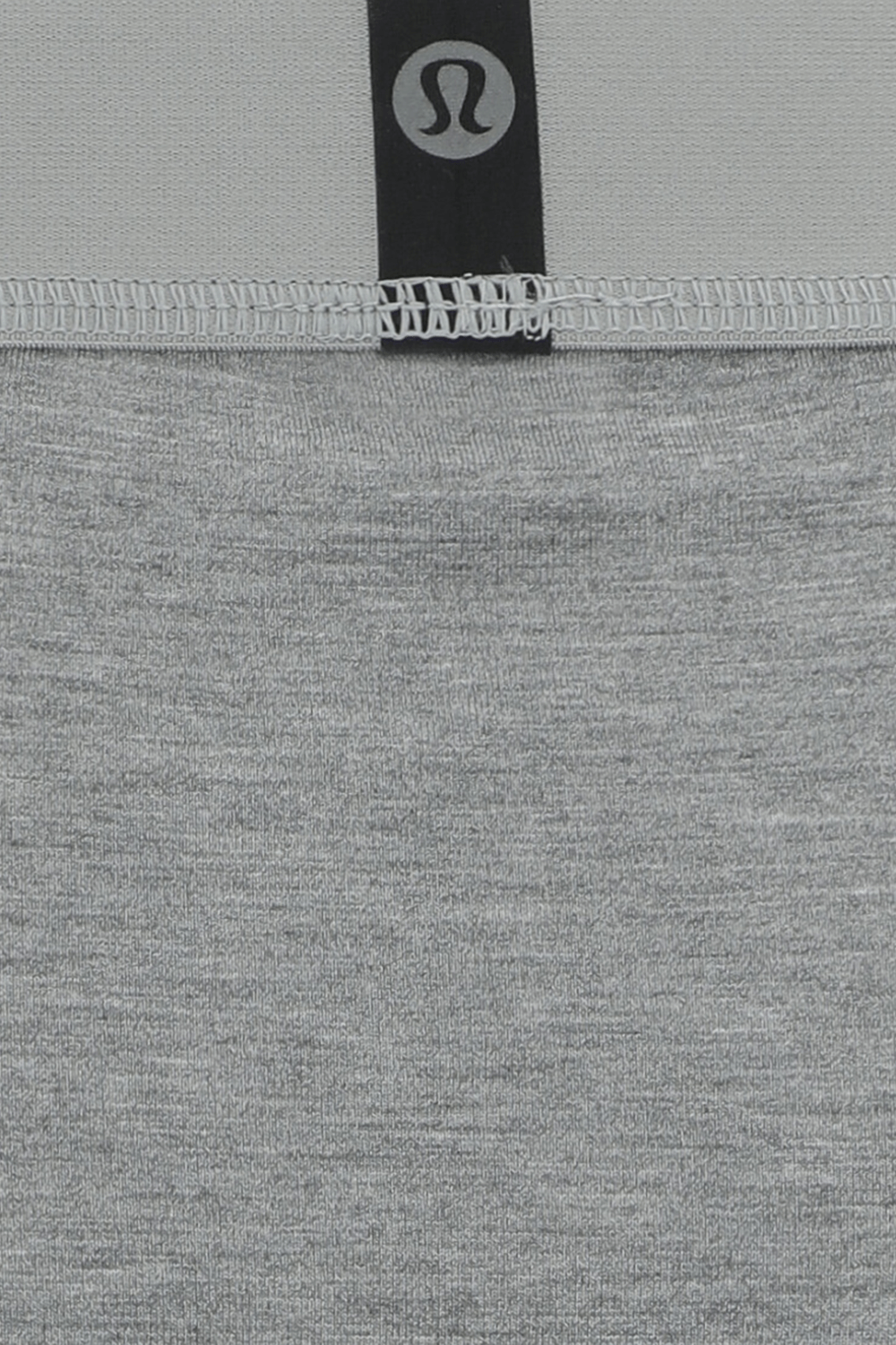 תמונה אחורית של AIM Brief with Fly LULULEMON