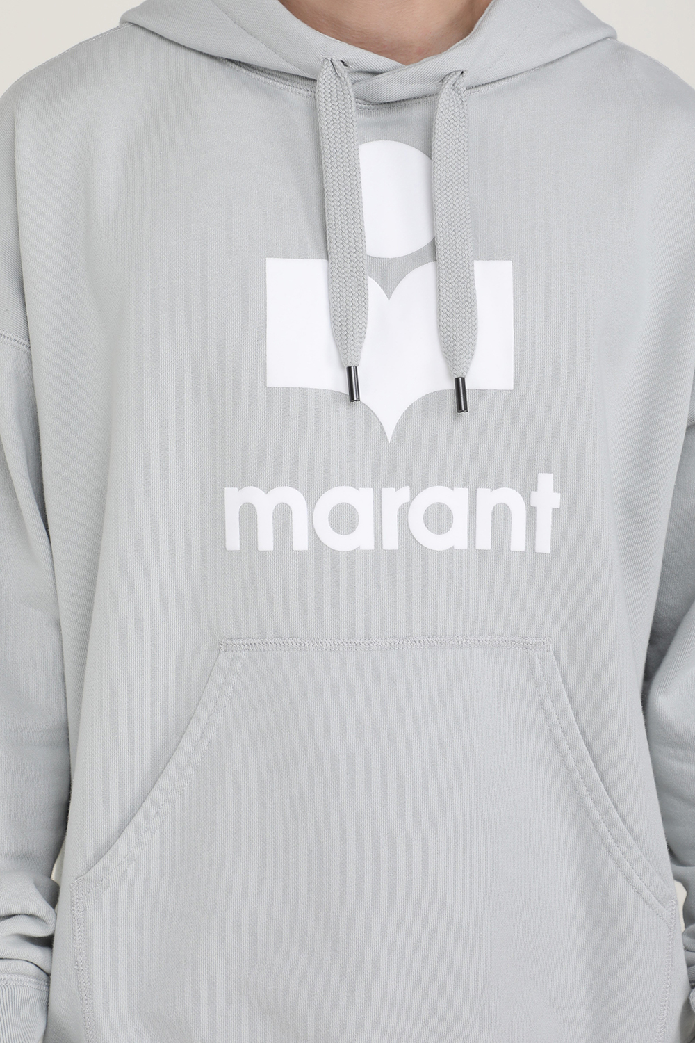תמונת תקריב דוגמן של סווטשירט קפוצ'ון ISABEL MARANT