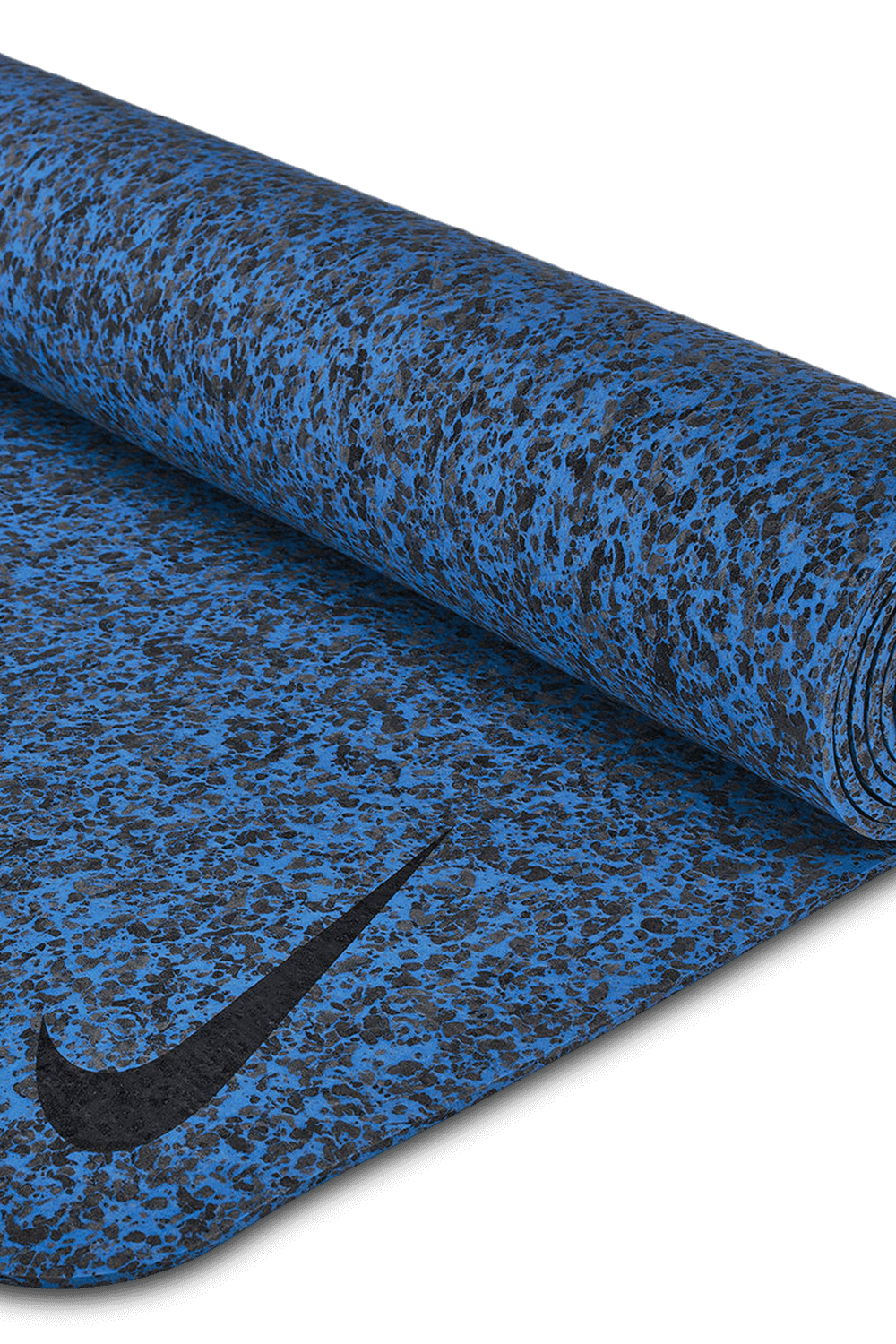 תמונת תקריב של משטח יוגה כחול עם כתמי צבע NIKE