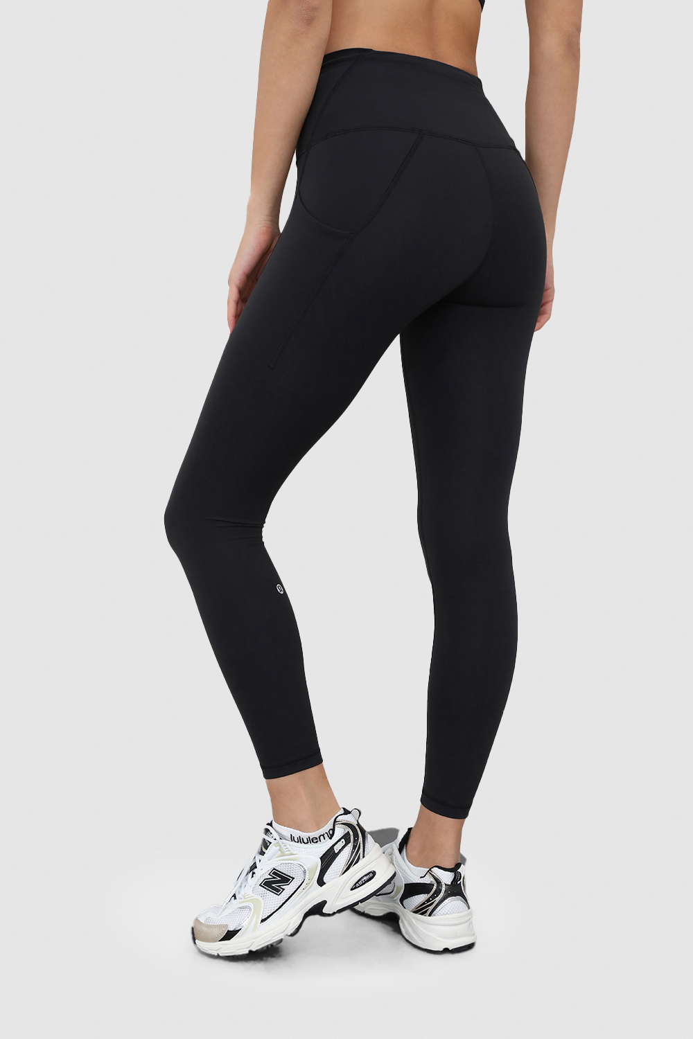 תמונת דוגמן אחורית של Wunder Train High-Rise Tight with Pockets 25