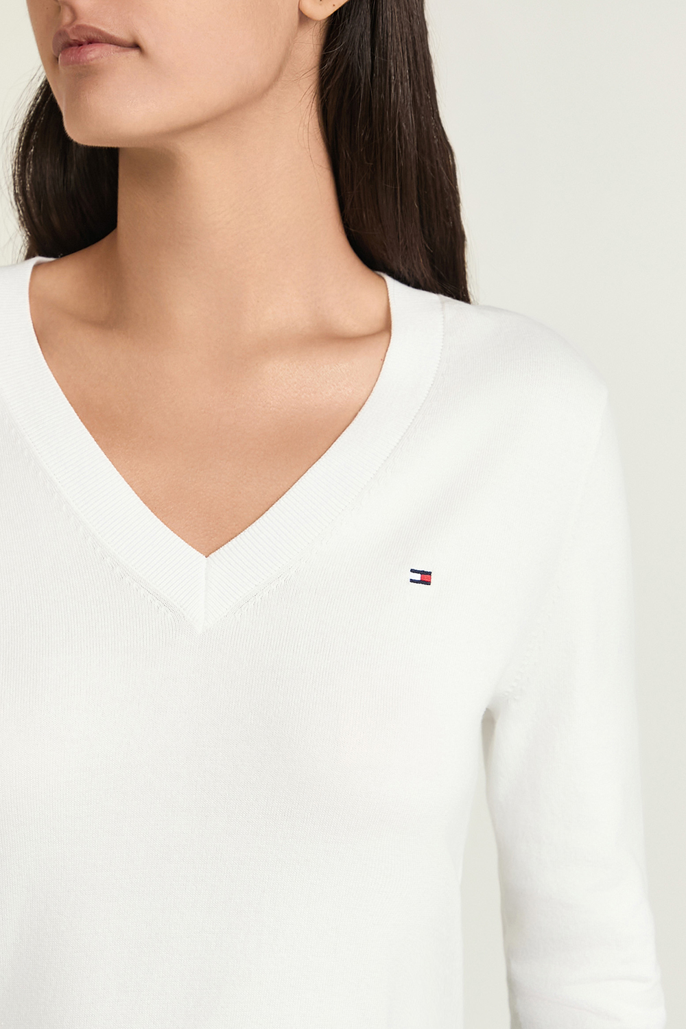 תמונת תקריב דוגמן של סריג כותנה TOMMY HILFIGER