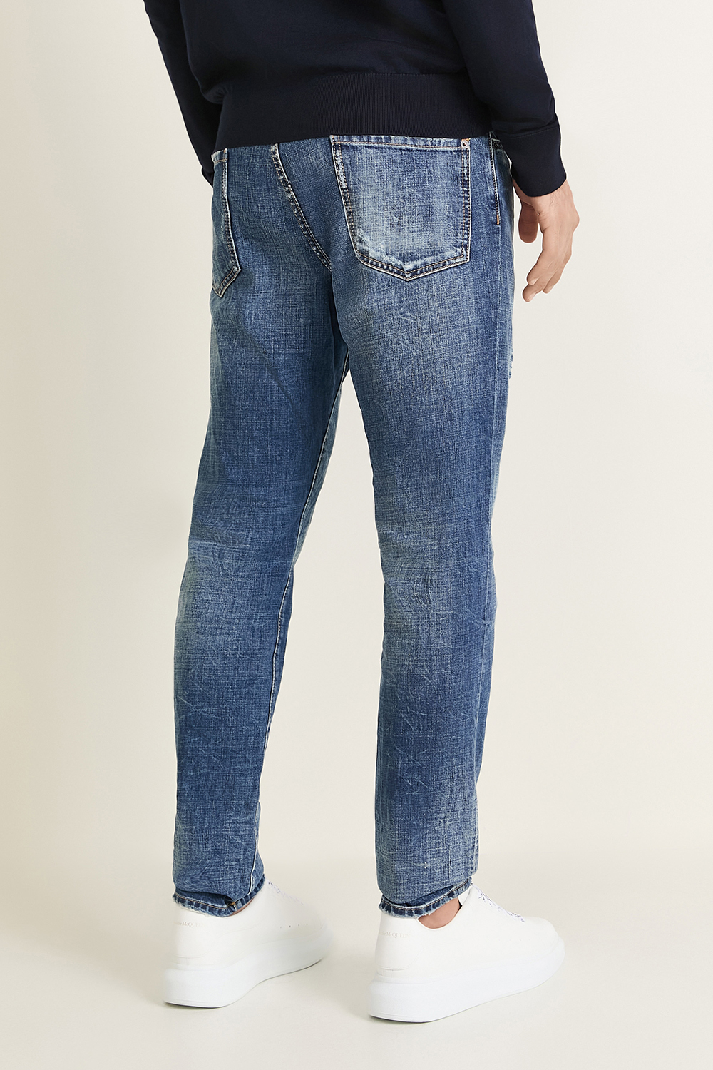 תמונת דוגמן אחורית של מכנסי ג'ינס סלים DSQUARED2