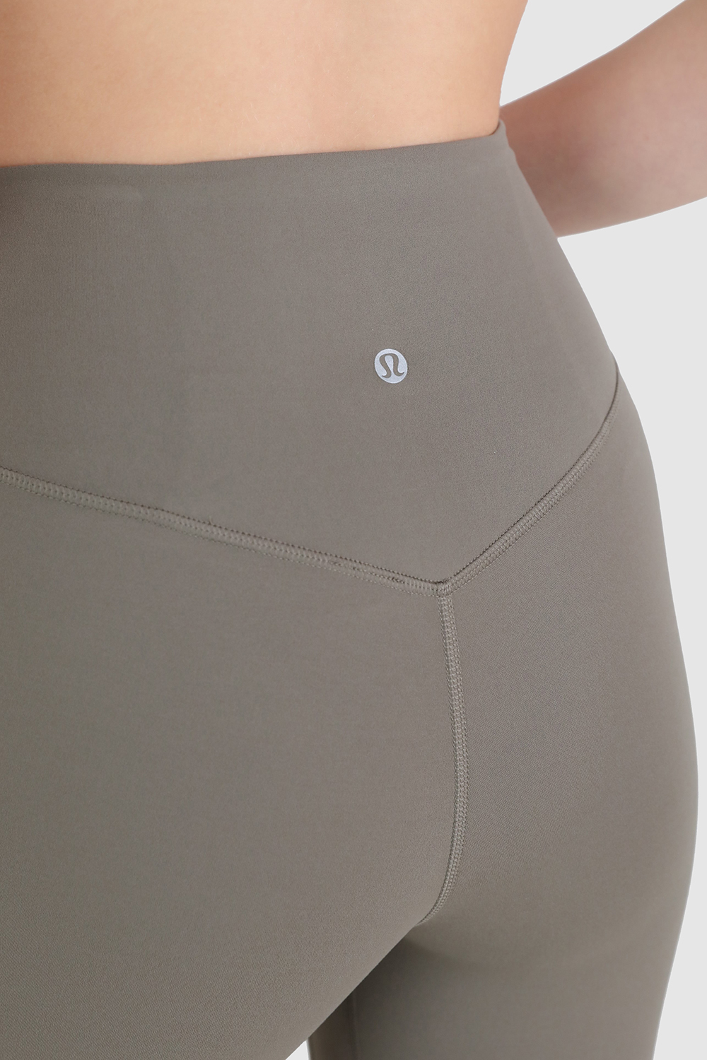 תמונת תקריב דוגמן של Align Asymmetrical-Waist Pant 25 LULULEMON