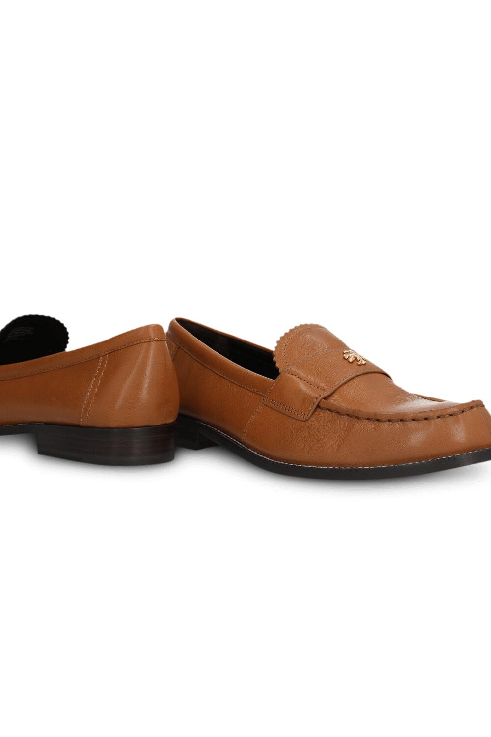 תמונת תקריב של נעלי מוקסינים TORY BURCH