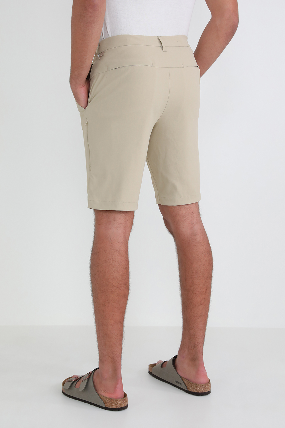 תמונת דוגמן אחורית של Commission Golf Short 10
