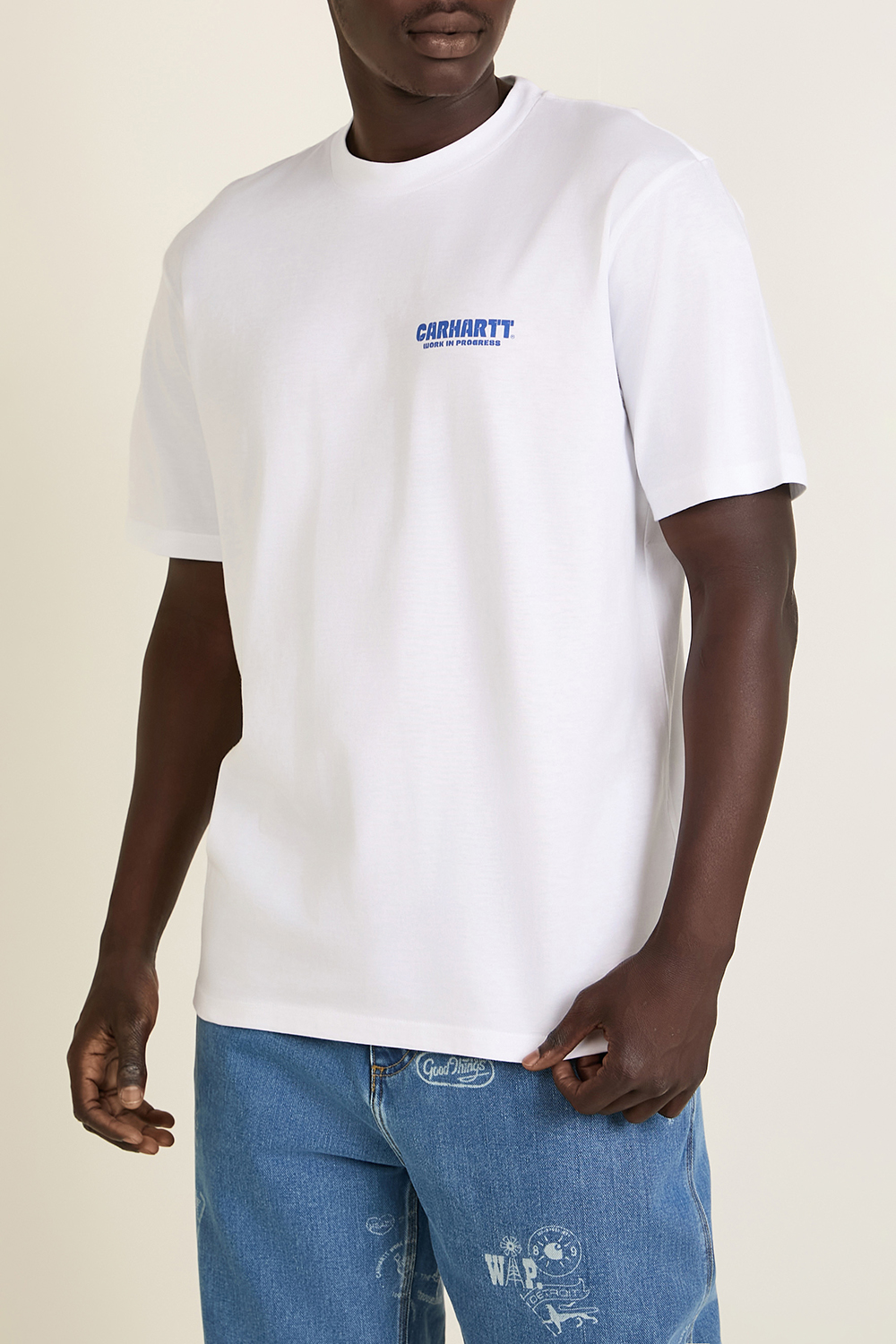תמונת דוגמן קידמית של חולצת טי עם הדפס בגב CARHARTT WIP