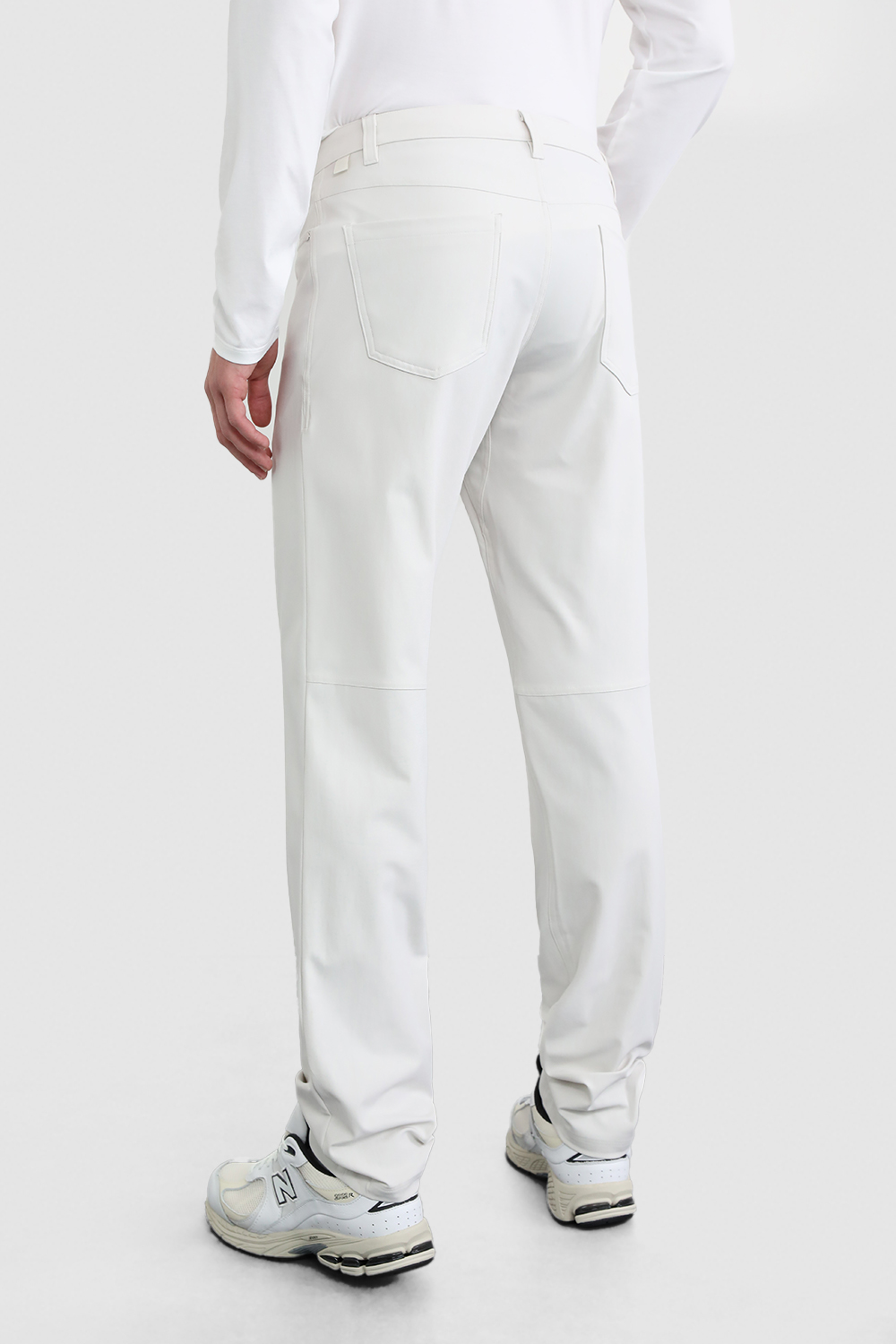 תמונת דוגמן אחורית של ABC Classic-Fit Pant 34"